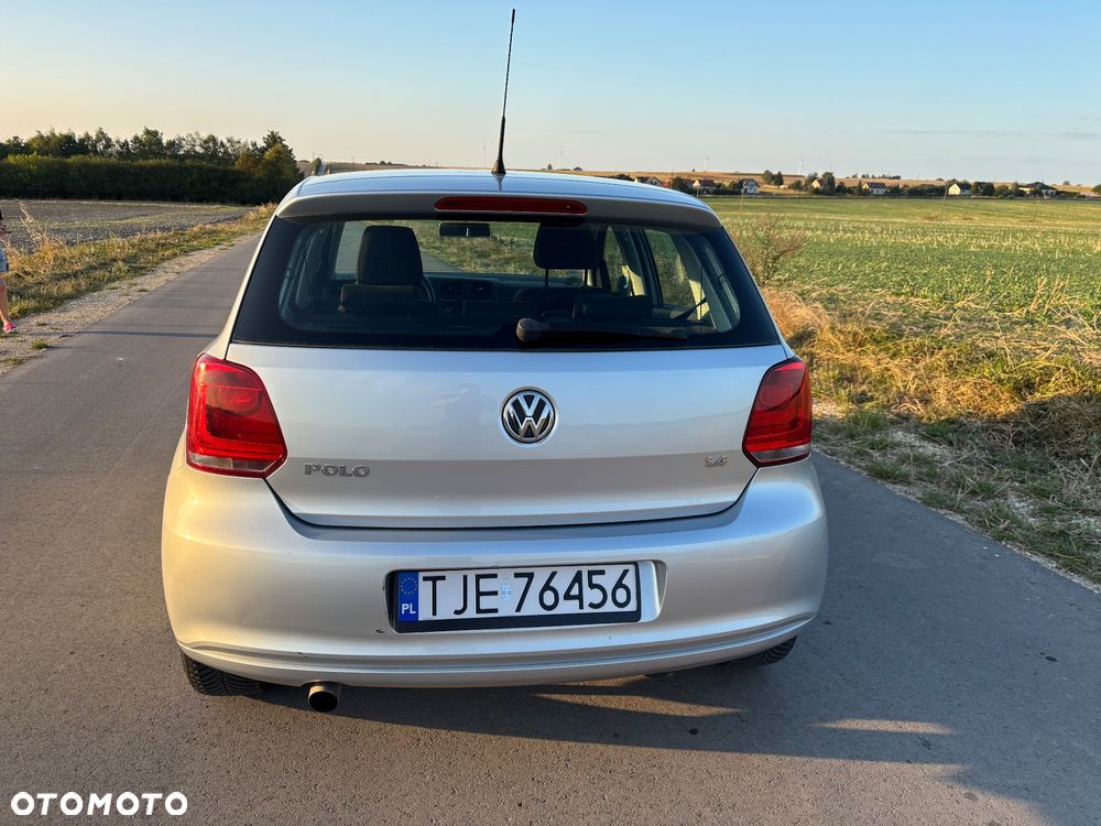 Volkswagen Polo 1.4 16V Trendline - 4