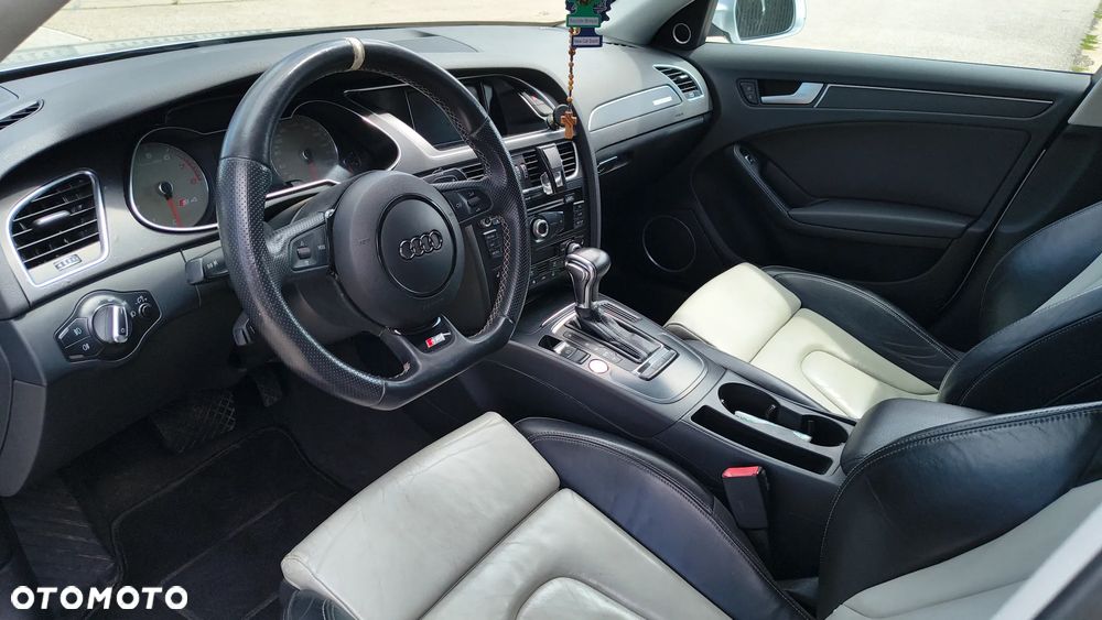 Audi A4 Limousine - 12