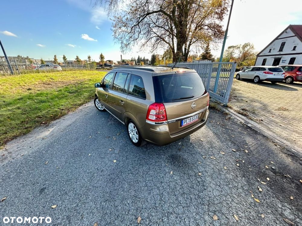 Opel Zafira - 35