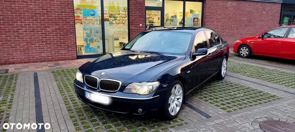 BMW Seria 7 750i - 16