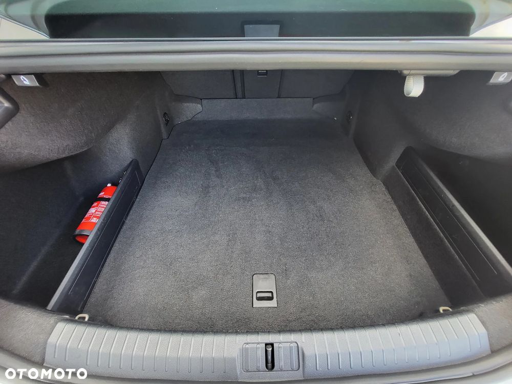 Volkswagen Passat 2.0 TSI Business DSG - 26