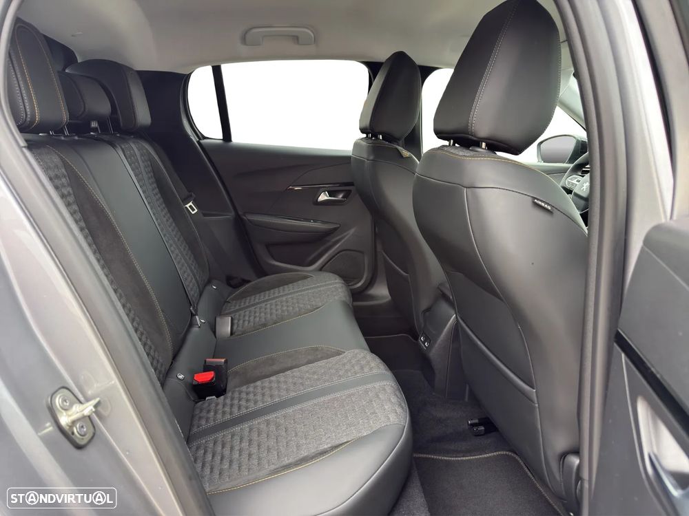 Peugeot e-208 Allure - 17