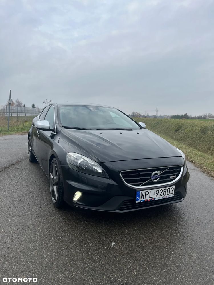 Volvo V40 D2 R-Design - 1