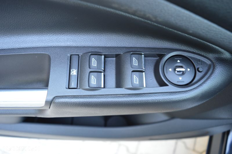 Ford Kuga - 19