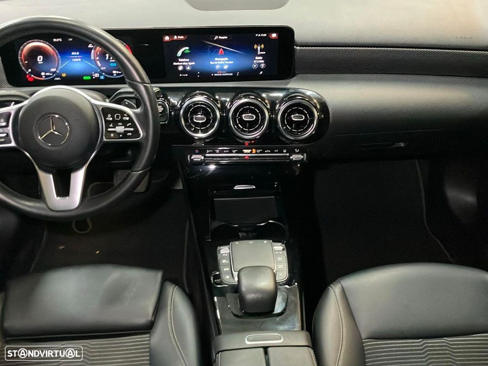 Mercedes-Benz A 250 Limousine - 11