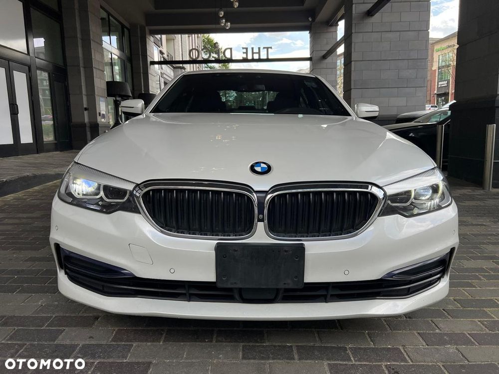 BMW Seria 5 530i xDrive Luxury Line - 4