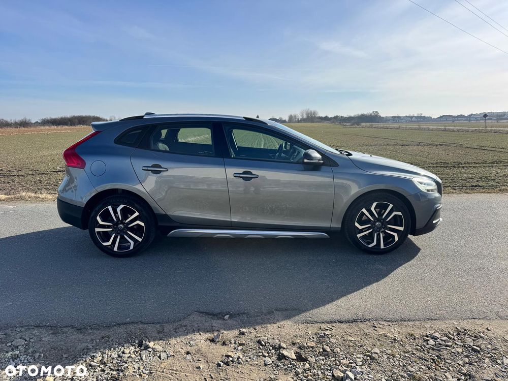 Volvo V40 Cross Country D3 Momentum - 7