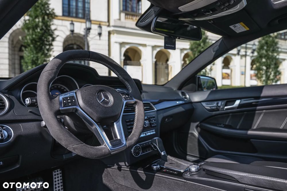 Mercedes-Benz Klasa C 63 AMG Coupe AMG SPEEDSHIFT MCT Edition 507 - 33