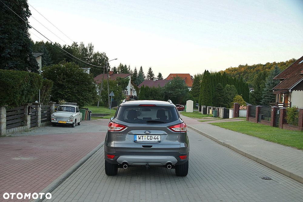 Ford Kuga 2.0 TDCi 4x4 Titanium - 6