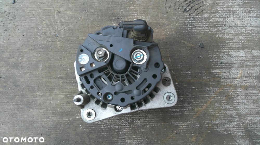 VW GOLF V 1.4 16V ALTERNATOR - 2