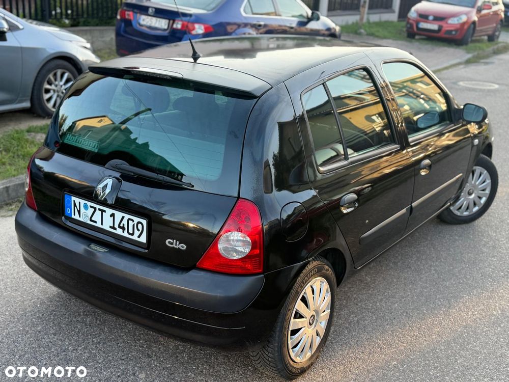 Renault Clio 1.2 16V Emotion - 12