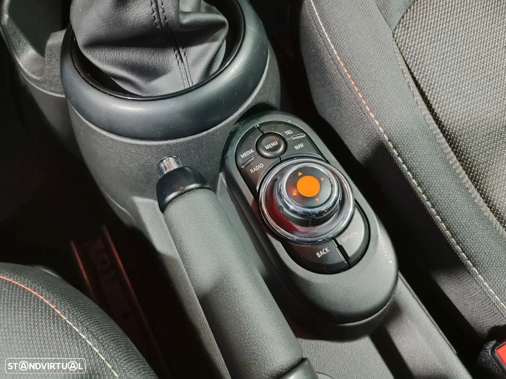 MINI 3 Portas One D - 29