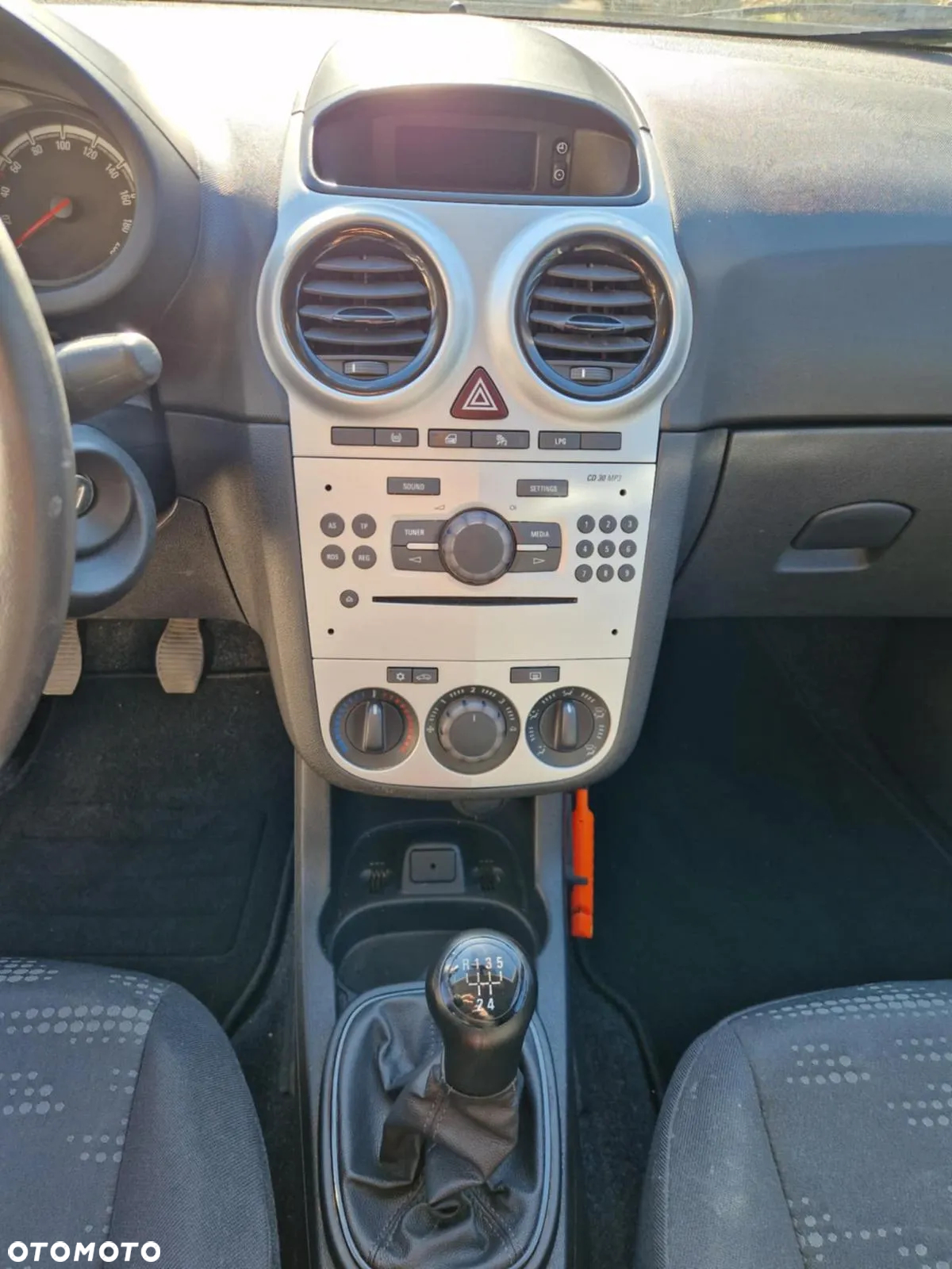 Opel Corsa - 10