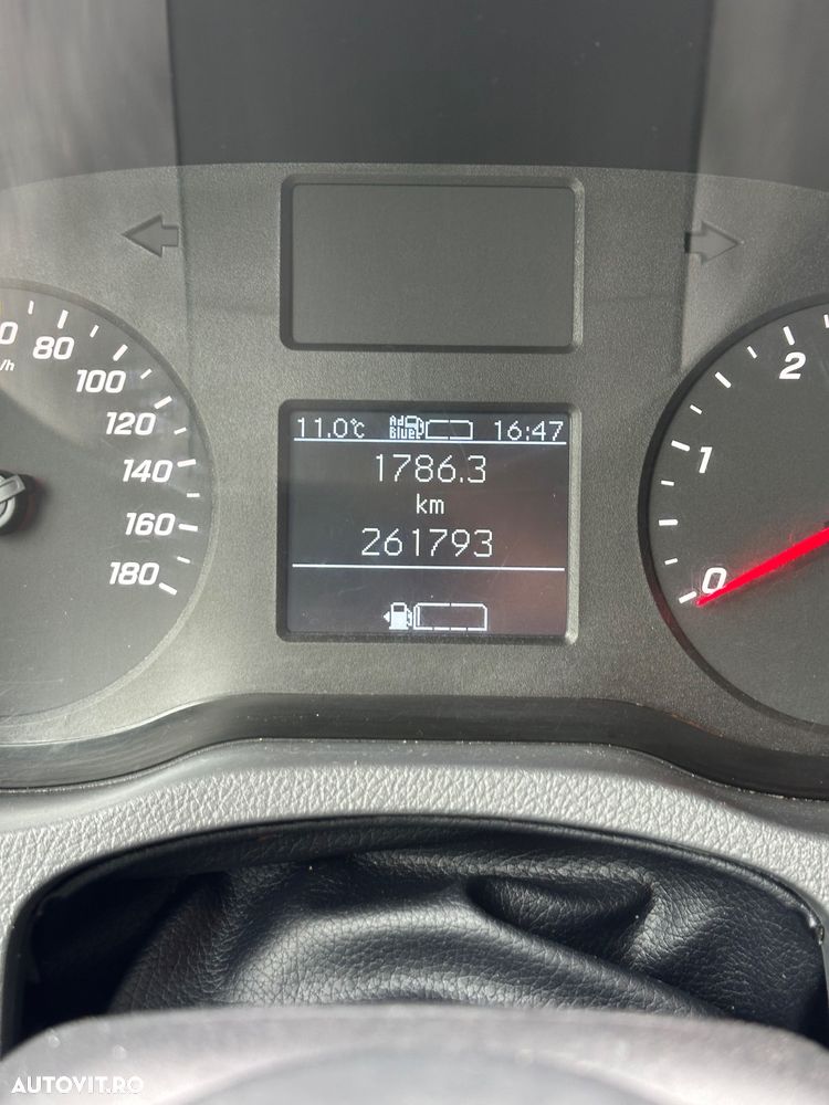 Mercedes-Benz Sprinter - 23