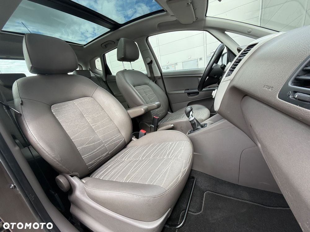 Kia Venga 1.6 CRDi 128 Fifa World Cup Edition - 31