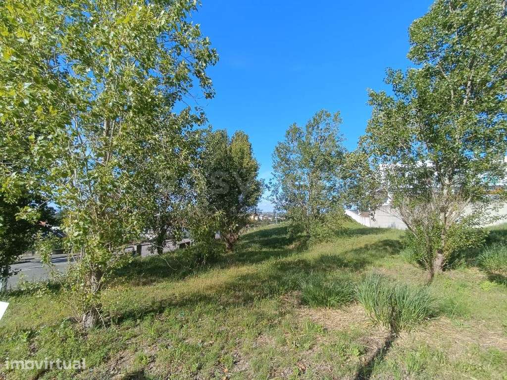 Lote de terreno urbano, localizado em Torres Novas. - Grande imagem: 5/9