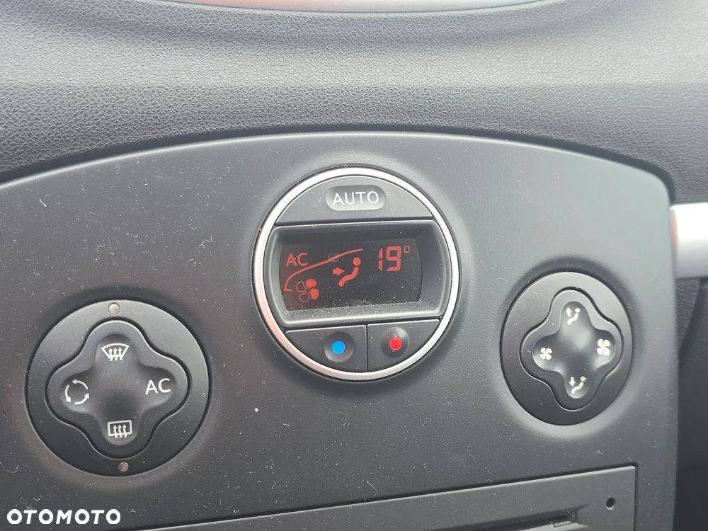 Renault Clio - 14