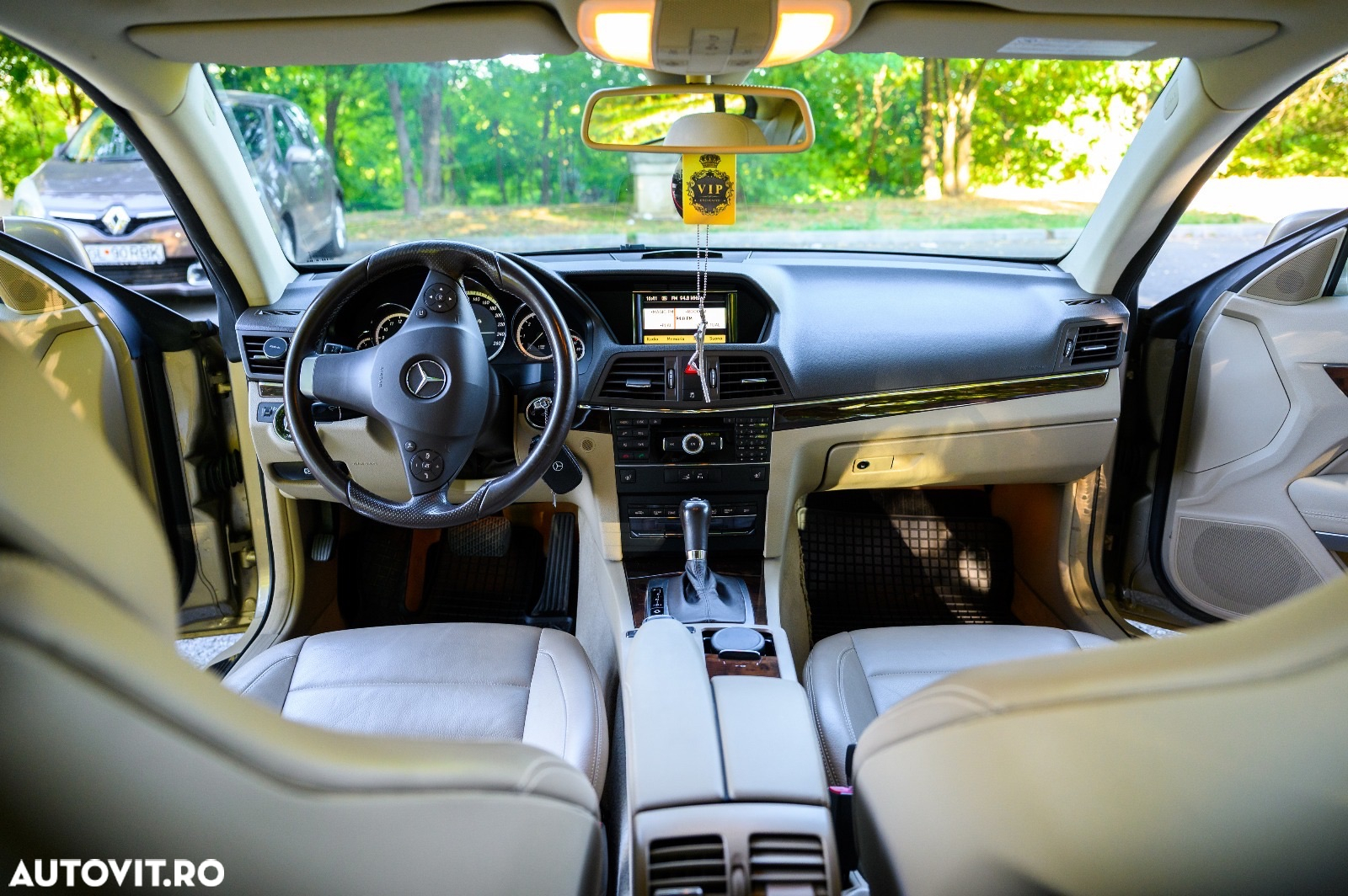 Mercedes-Benz E - 13