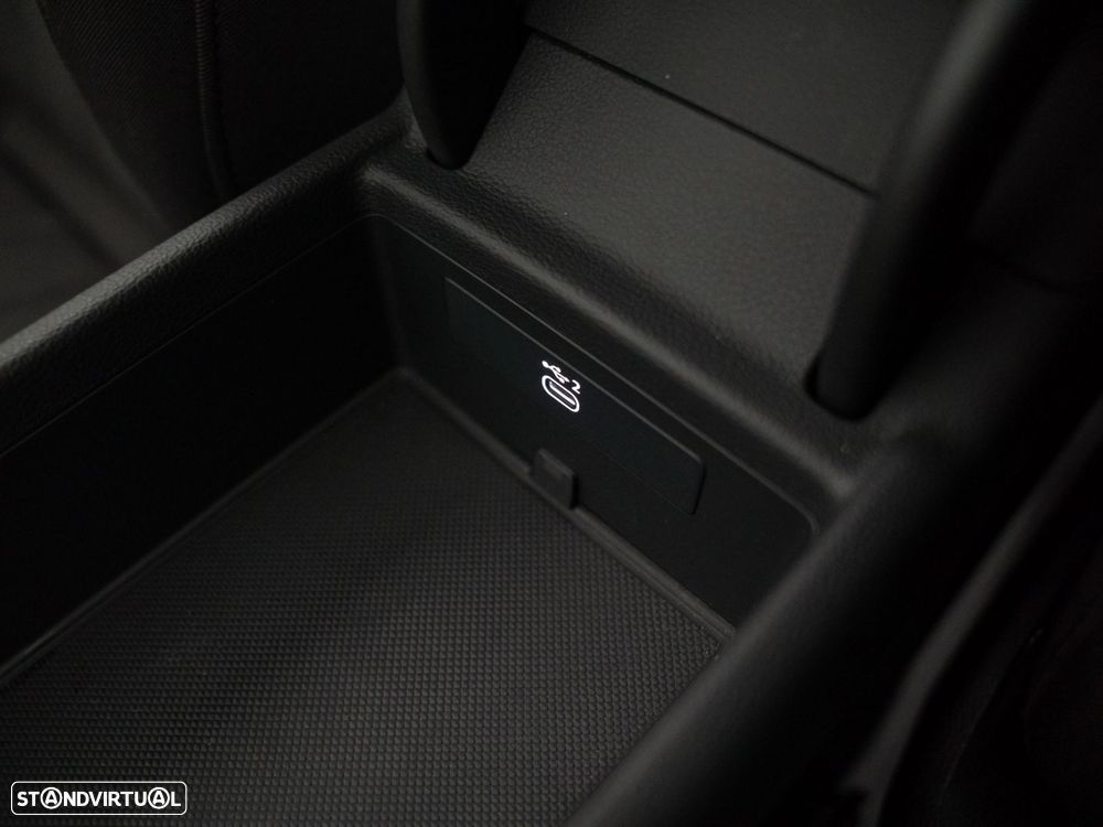 Audi A4 Avant 30 TDI S tronic - 38