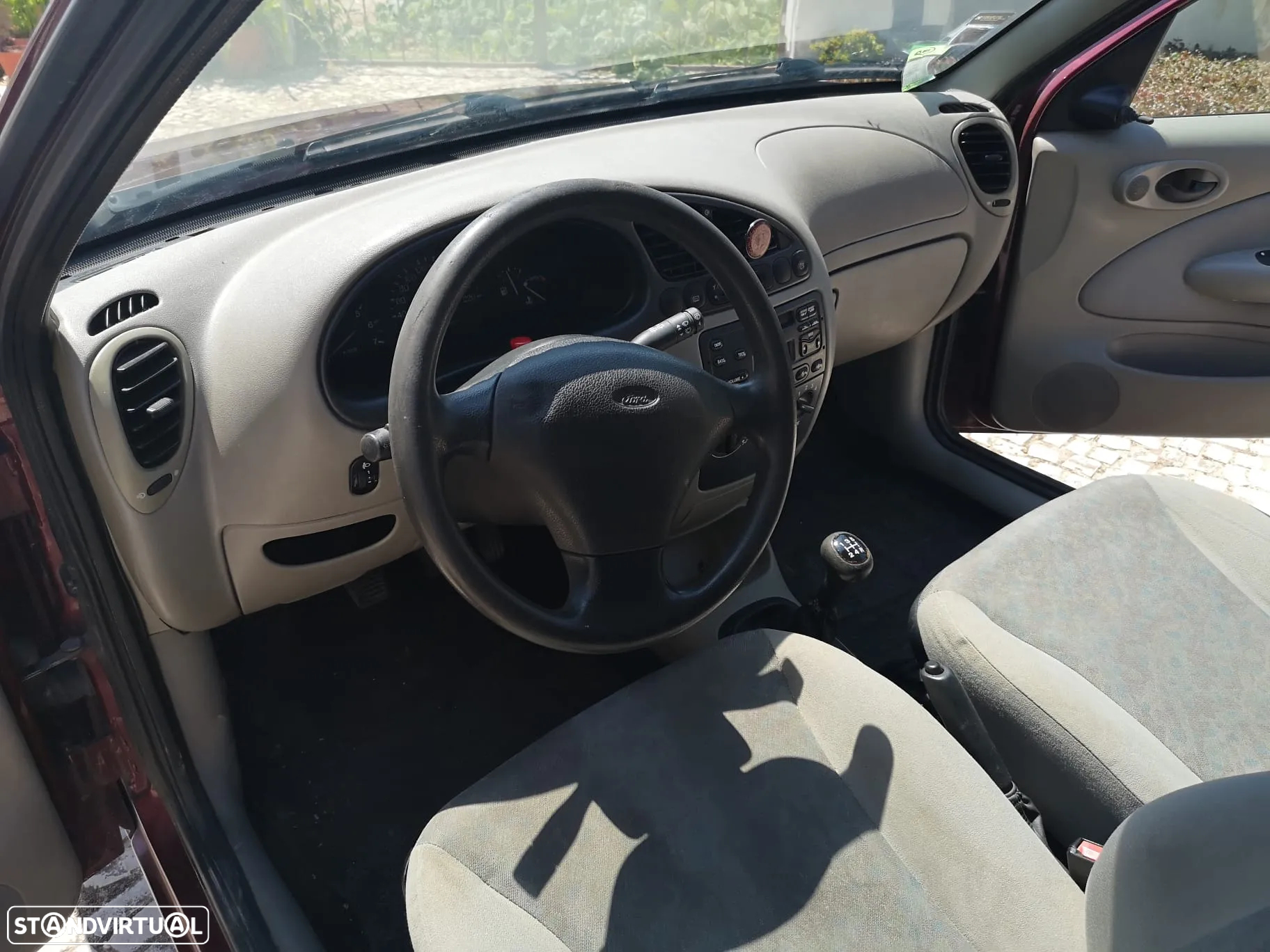 Ford Fiesta 1.25 Studio - 9