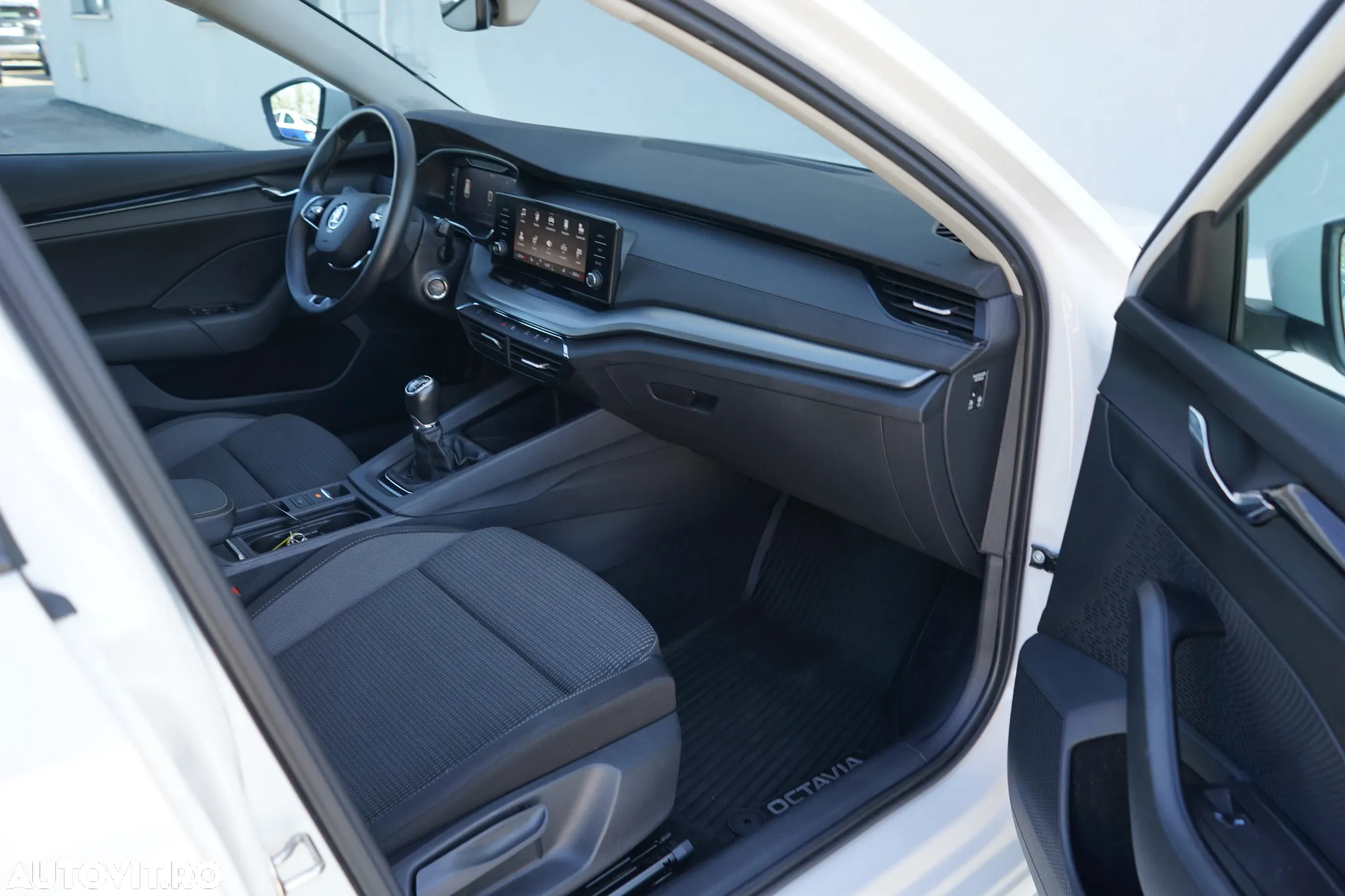 Skoda Octavia Combi 2.0 TDI Ambition - 24