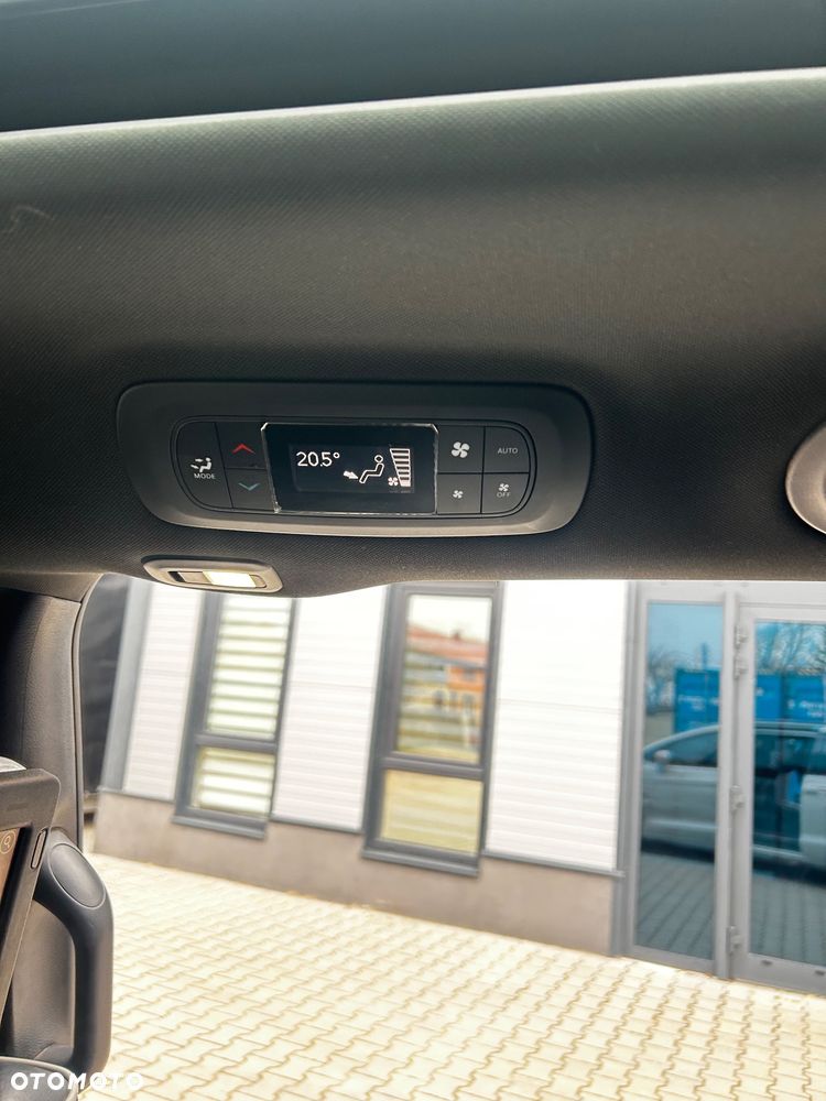 Chrysler Pacifica - 26