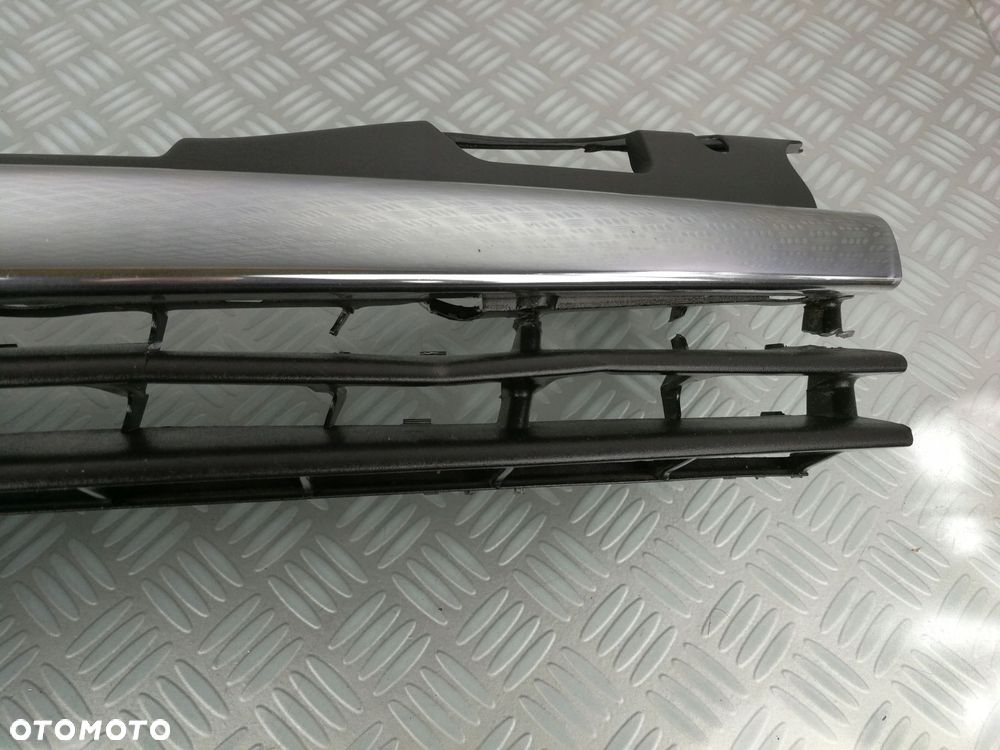 13108463 13135487 grill logo atrapa chłodnic OPEL ASTRA H III 3 2003-2007r - 7