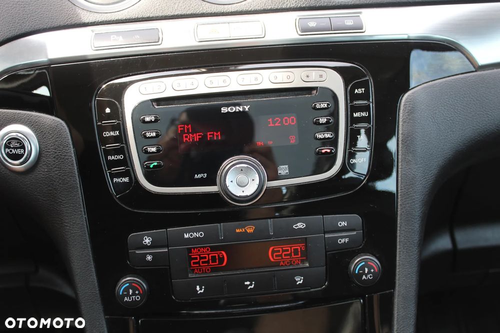 Ford S-Max 2.0 TDCi DPF Titanium - 19