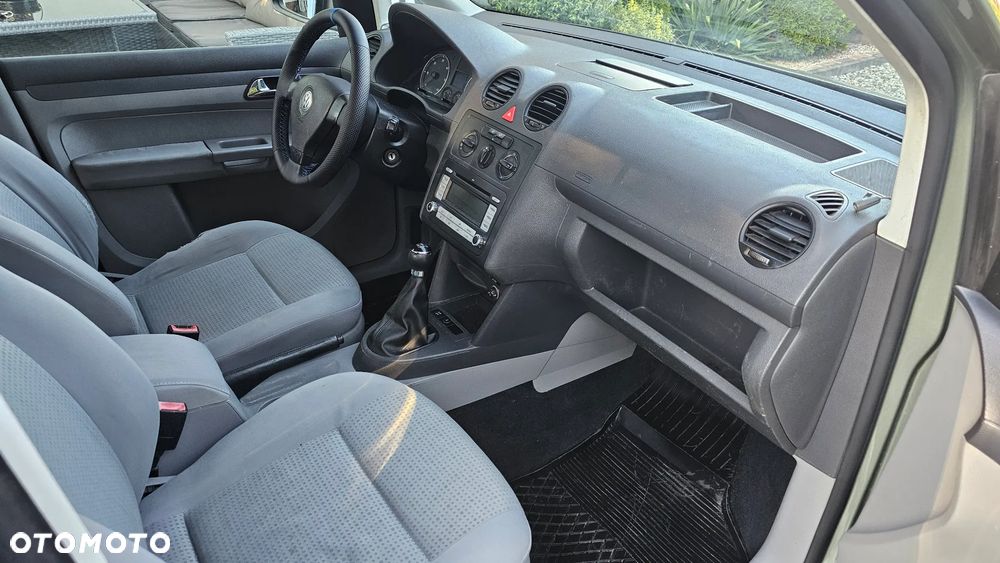 Volkswagen Caddy Life - 23