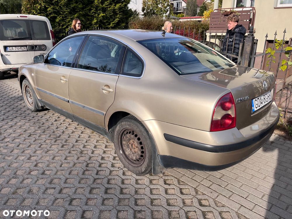 Volkswagen Passat 1.9 TDI Comfortline - 3