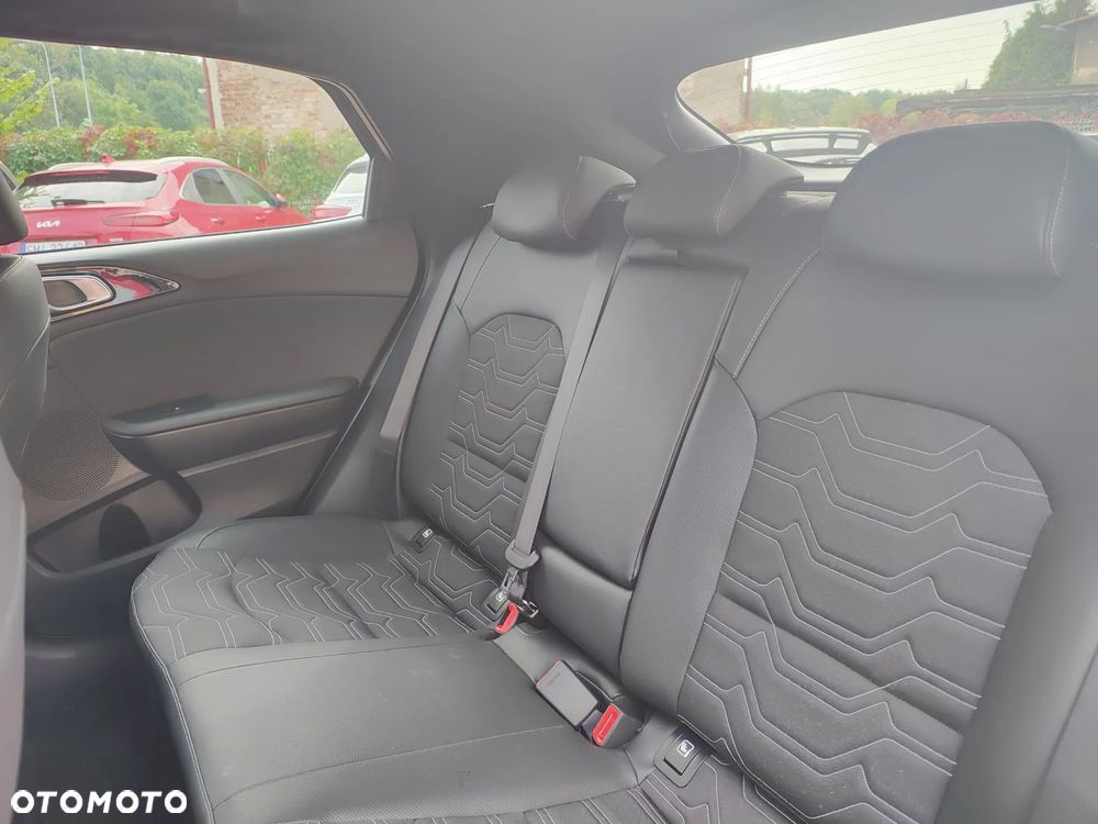 Kia XCeed 1.6 T-GDI Tribute DCT - 24