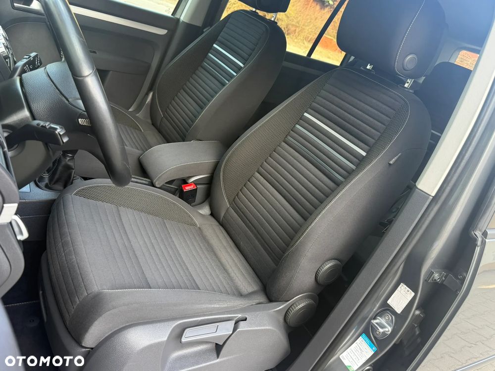 Volkswagen Touran - 28