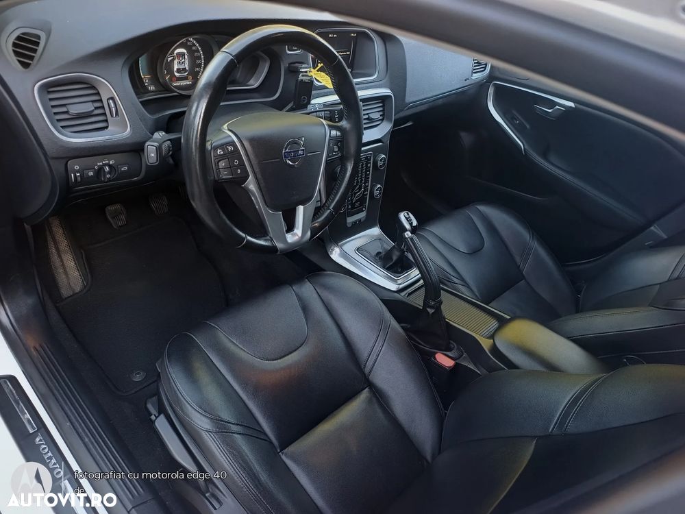 Volvo V40 T3 Momentum - 5