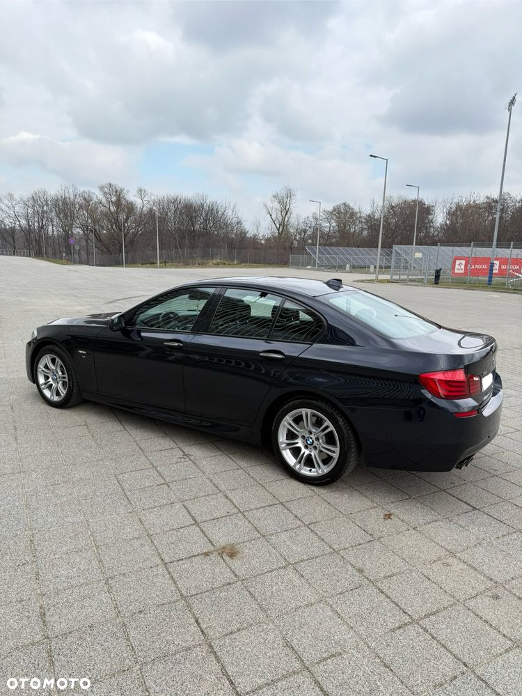BMW Seria 5 525d xDrive - 4