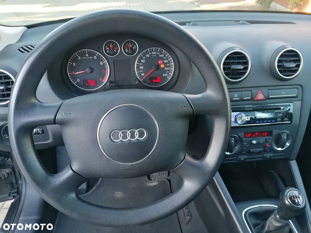 Audi A3 1.6 Attraction - 23