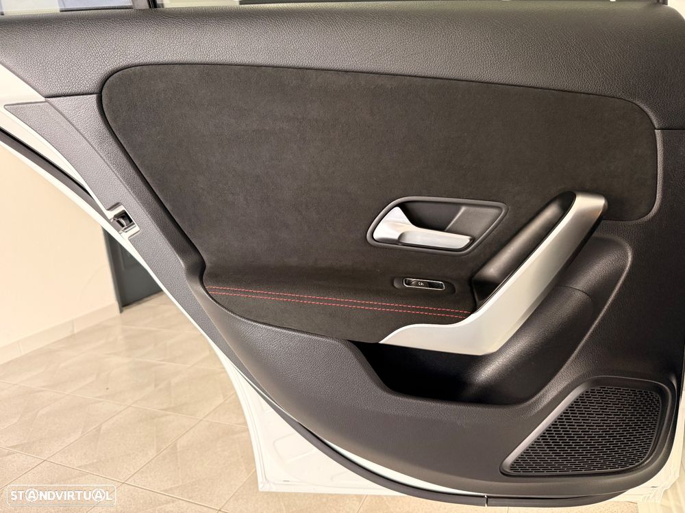 Mercedes-Benz A 180 d AMG Line Aut. - 36