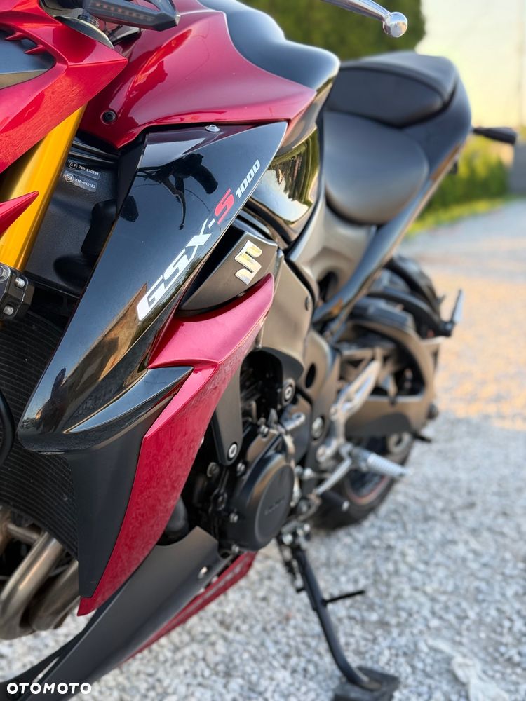 Suzuki GSX 1000 - 3
