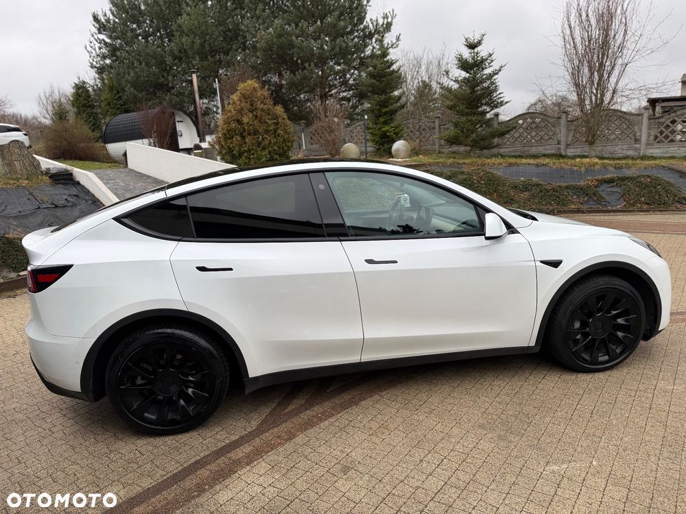 Tesla Model Y Long Range AWD - 18