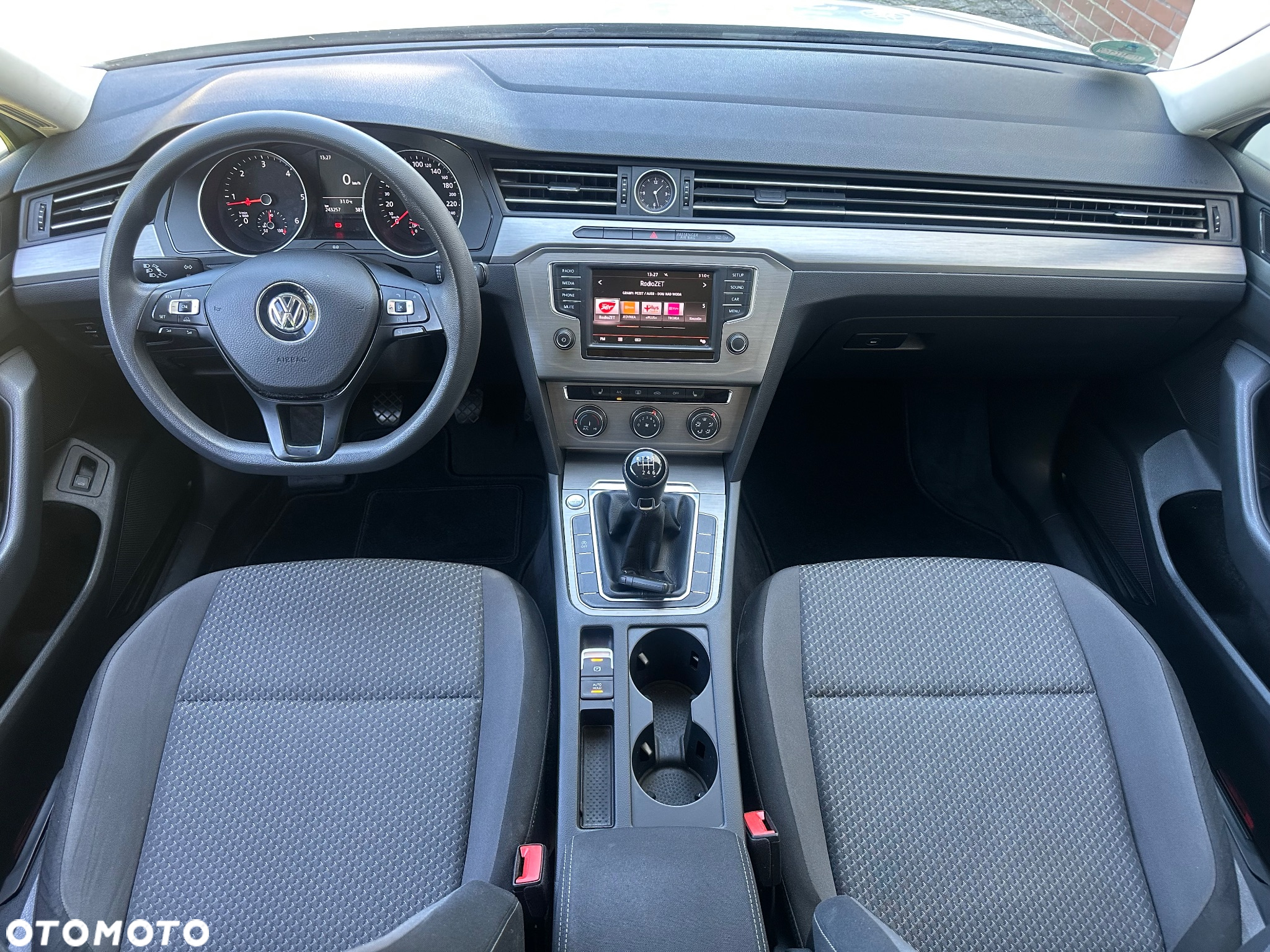 Volkswagen Passat Variant 1.6 TDI SCR BlueMotion Trendline - 8