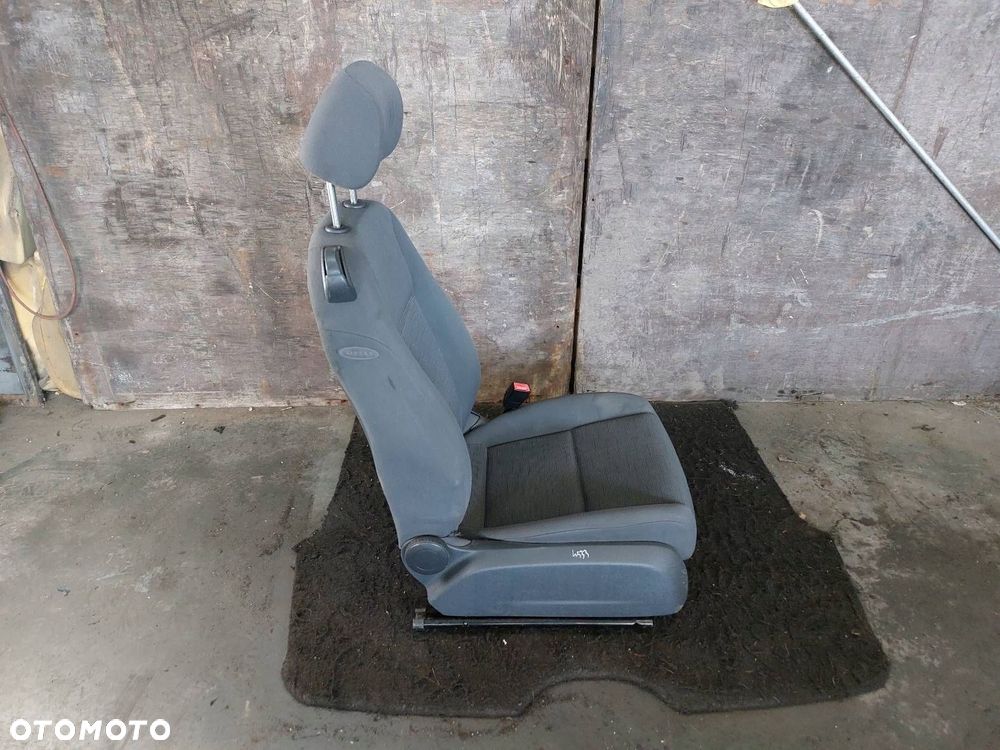FOTEL PRAWY PRZÓD VOLKSWAGEN GOLF V HB 3D - 3