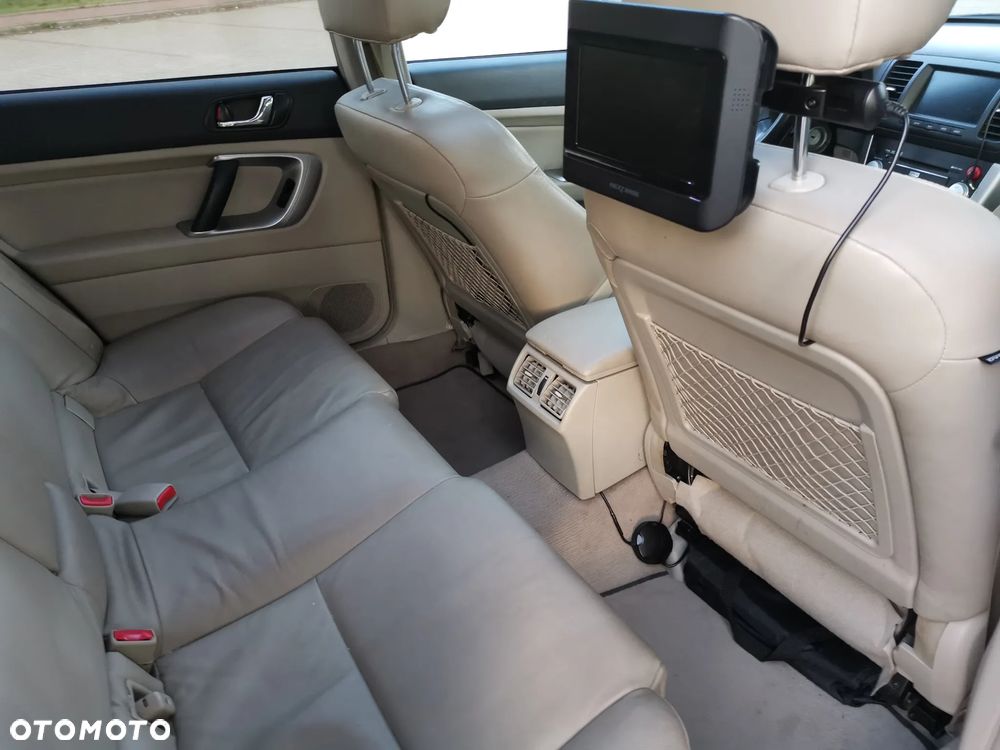 Subaru Legacy 3.0RE NAV/NSE - 17