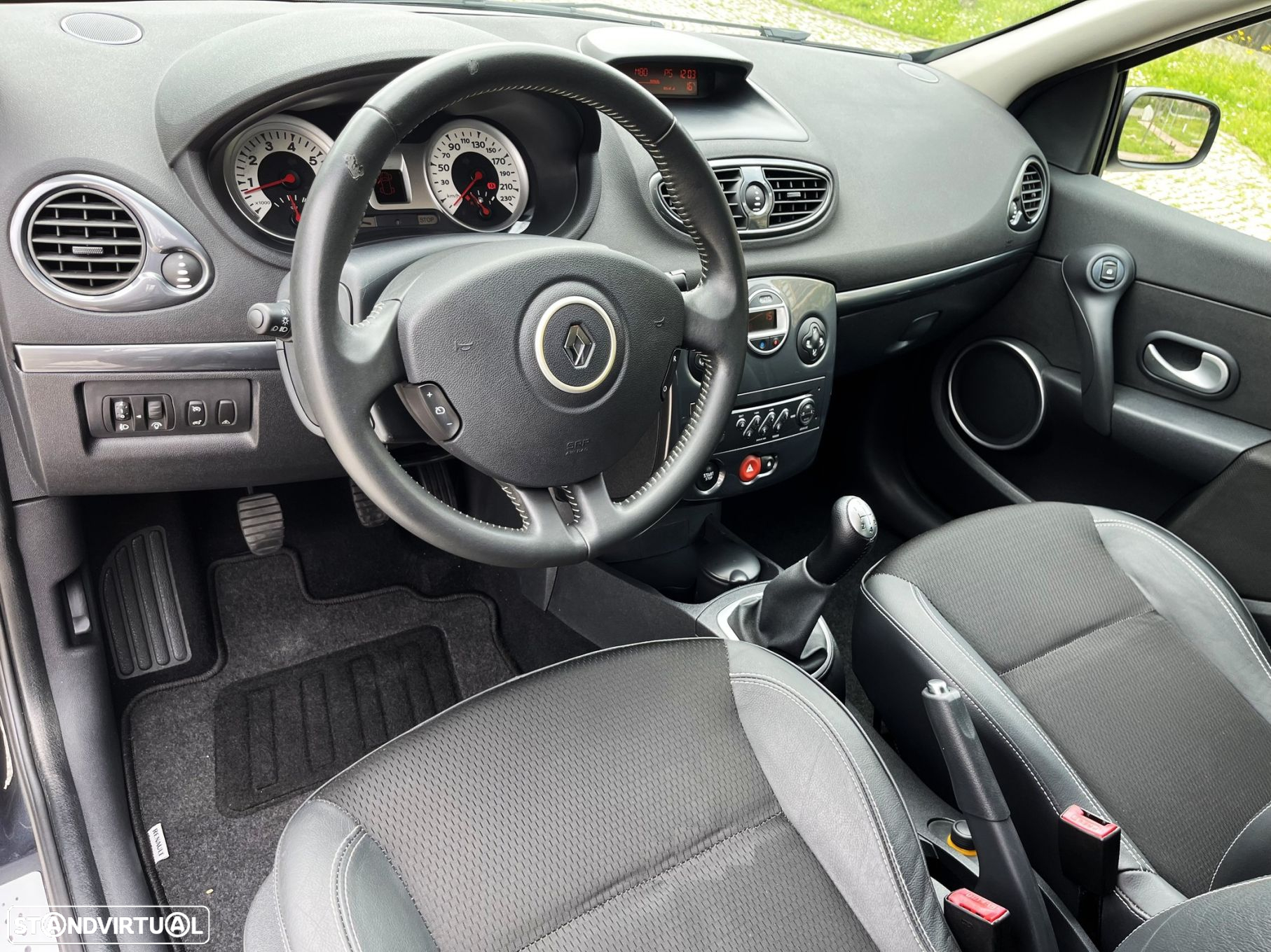 Renault Clio 1.2 TCE Dynamique S - 12