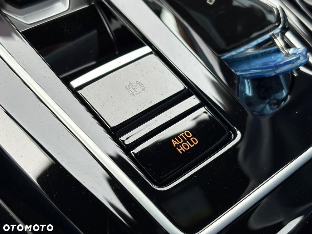 Volkswagen Golf - 32