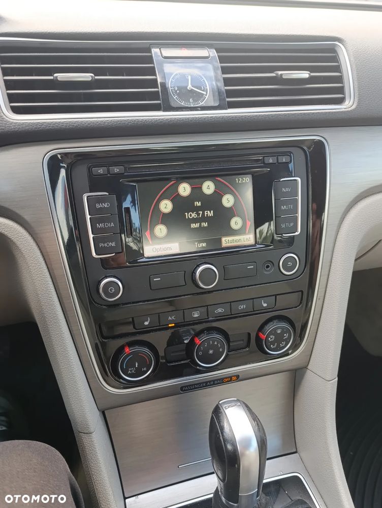 Volkswagen Passat - 18