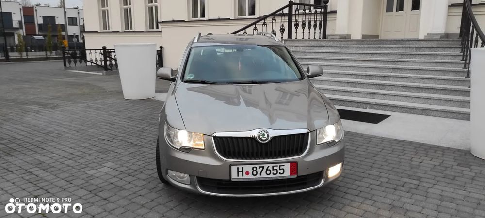 Skoda Superb 2.0 TDI Comfort DSG - 29