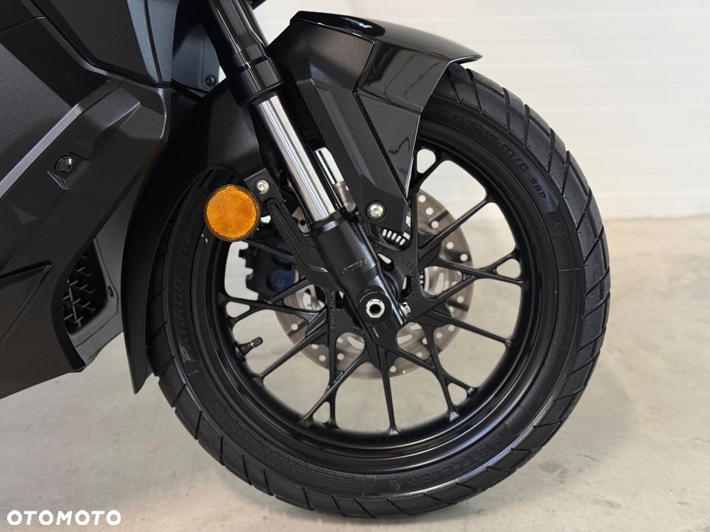 Honda ADV350 - 10