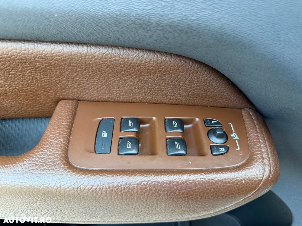 Volvo XC 60 T8 Twin Engine AWD Momentum Pro - 13