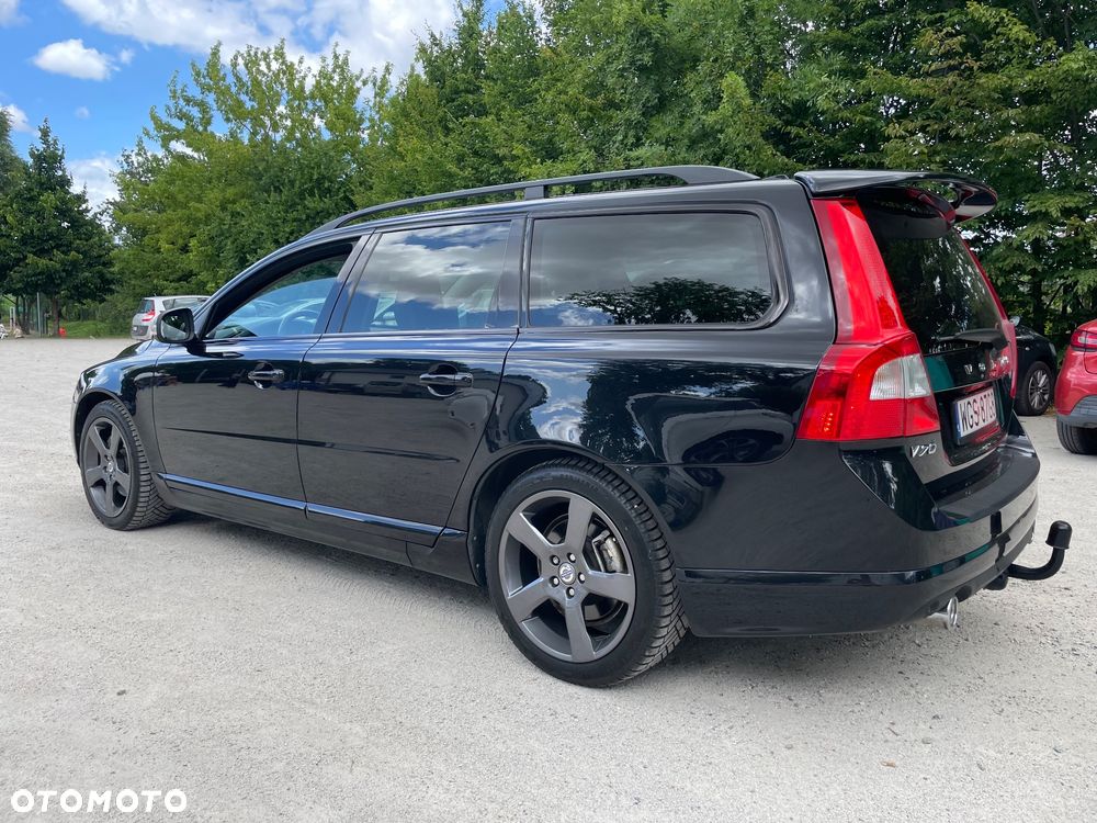 Volvo V70 D5 R-Design - 5