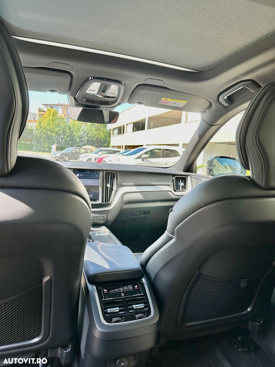 Volvo XC 60 B4 MHEV AT AWD Plus Dark - 4