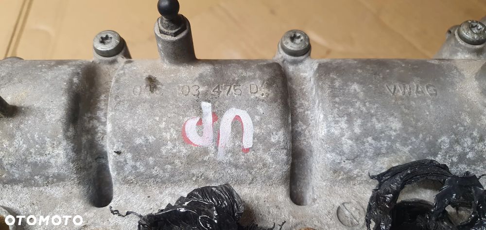 Głowica kompletna wałki dekiel VW UP 1.0 CHY 04C103404B 04C103475D - 10